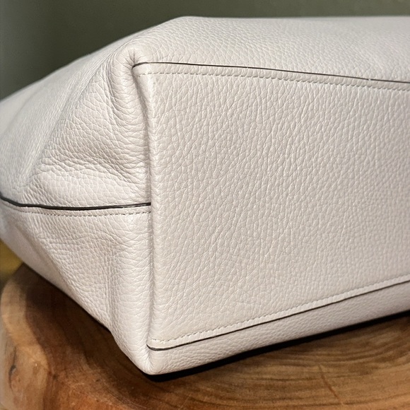 COACH Bay Tote *HTF Color* - Picture 6 of 16